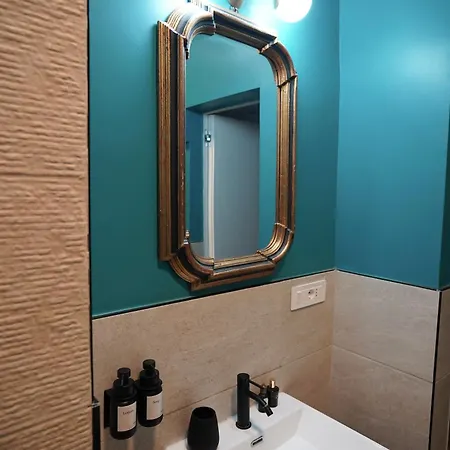 Renewed Historic Flat In