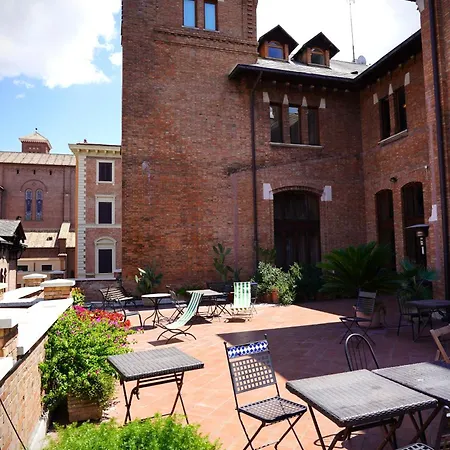 Renewed Historic Flat In