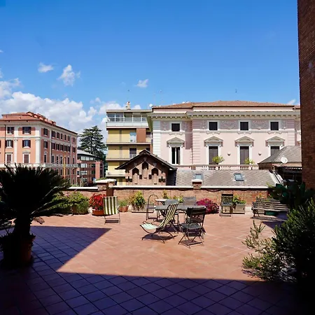 Apartment Renewed Historic Flat In Rom